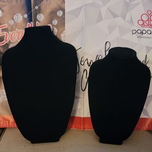 Necklace jewelry display